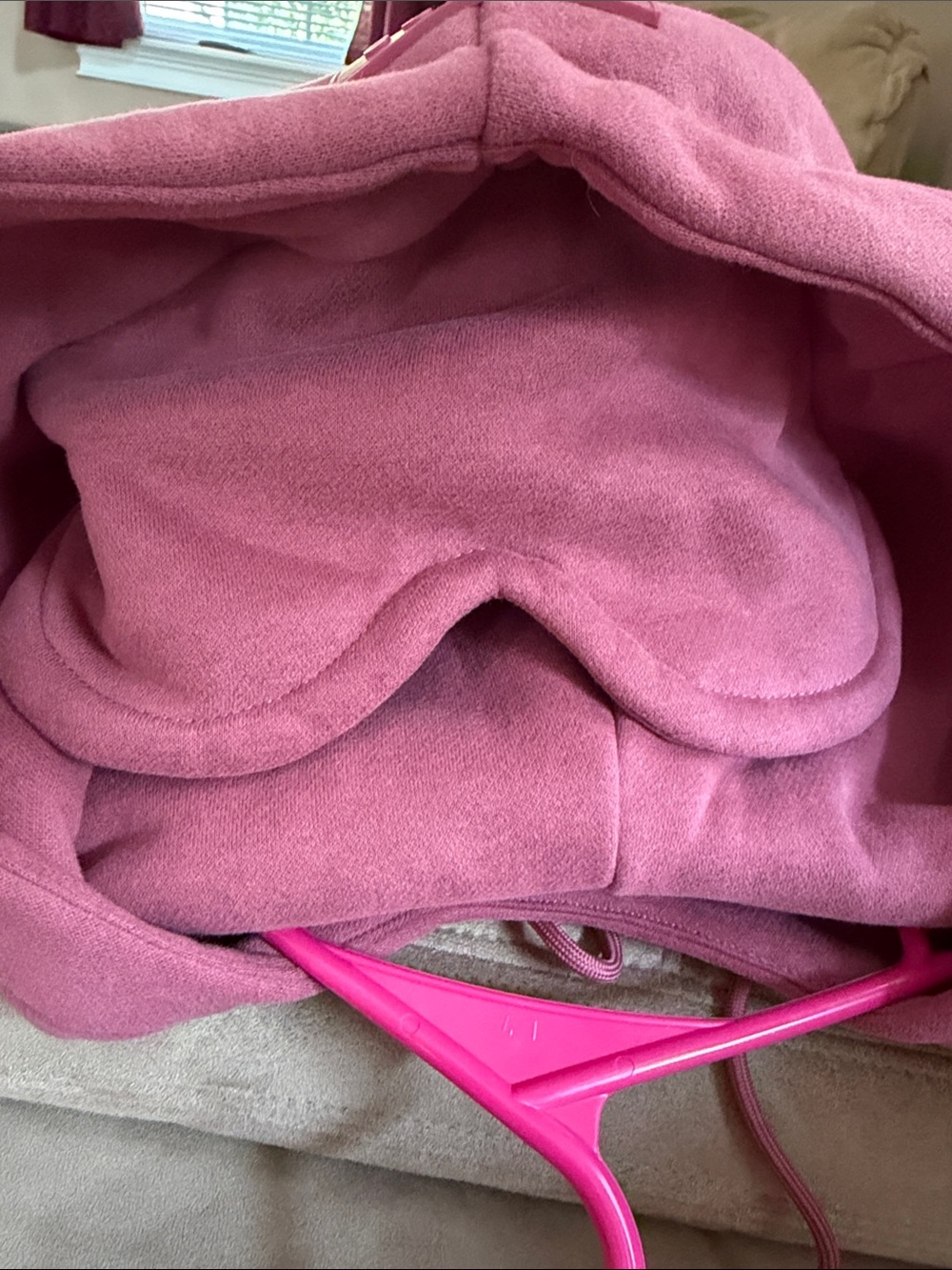 Comfrt Airplane Mode Hoodie with mask Berry color size XS Unisex - Picture 5 of 9